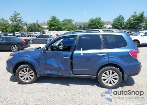 2011 Subaru Forester 2.5X Premium из США, поврежденный, VIN JF2SHADC8BH765474